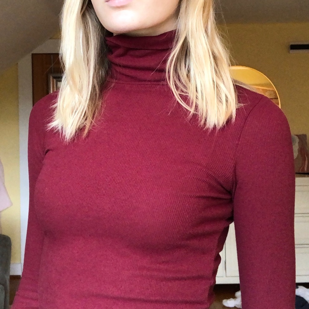 Hollister turtle neck